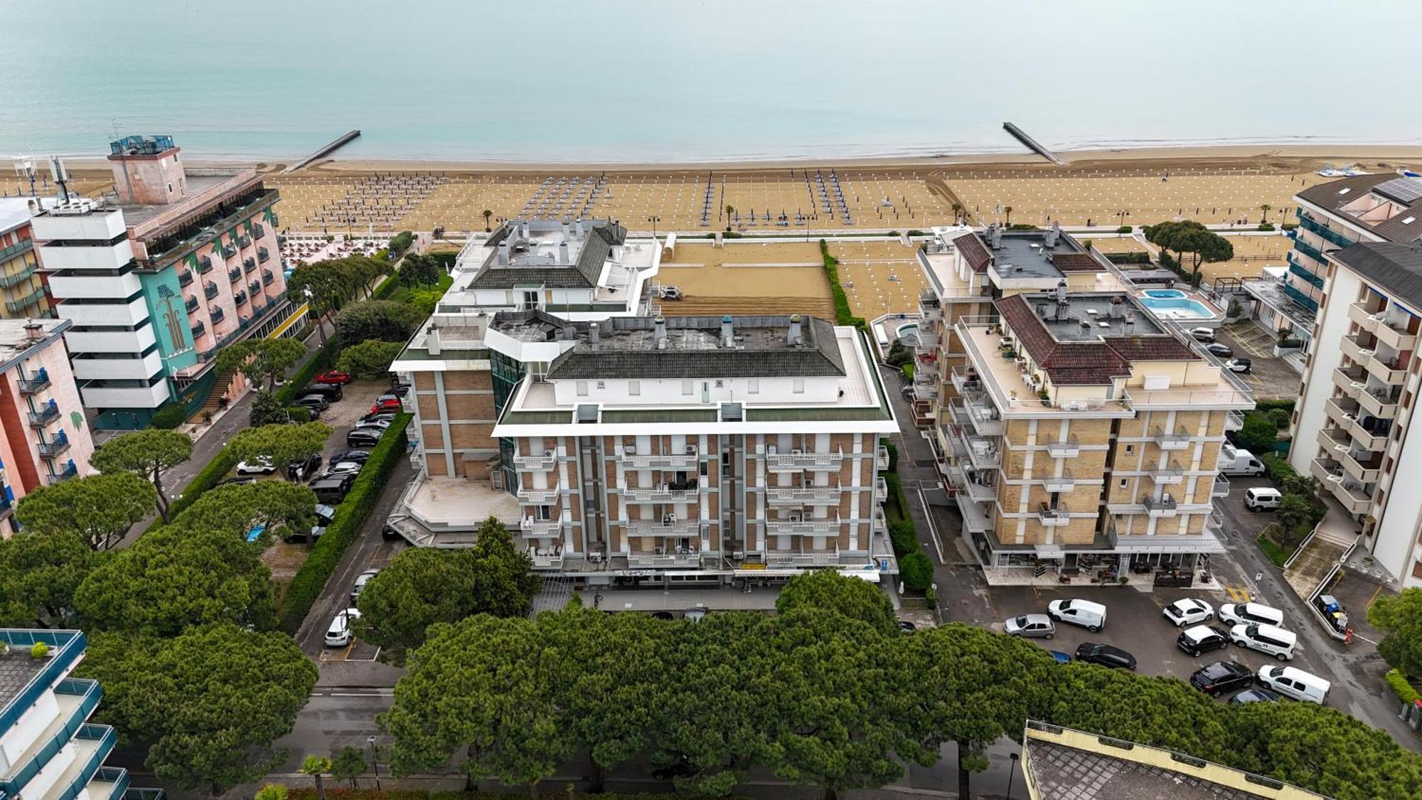 Jesolo Beach! Fronte Mare - Piscina Park E Posto Spiaggia Inclusi Екстер'єр фото